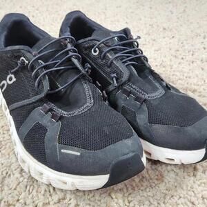 On Cloud 5 Black White Lightweight Sneakers Woman's 8.5
